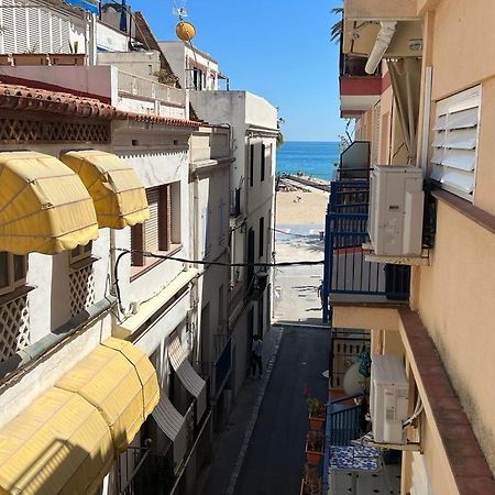Sunny Flat In Sitges 30 Seconds To Beach, Balcony & Sea Views! المظهر الخارجي الصورة