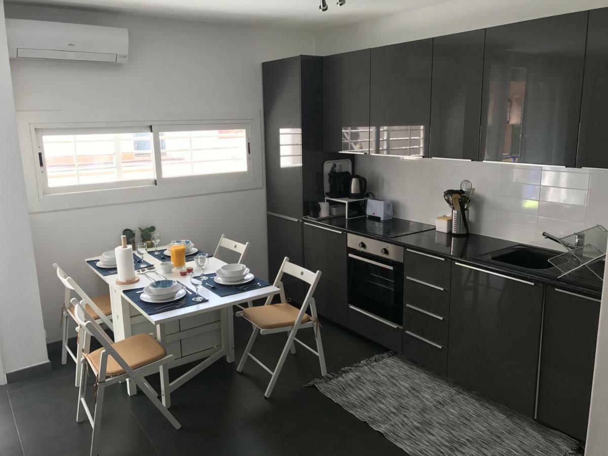 Sunny Flat In Sitges 30 Seconds To Beach, Balcony & Sea Views! المظهر الخارجي الصورة