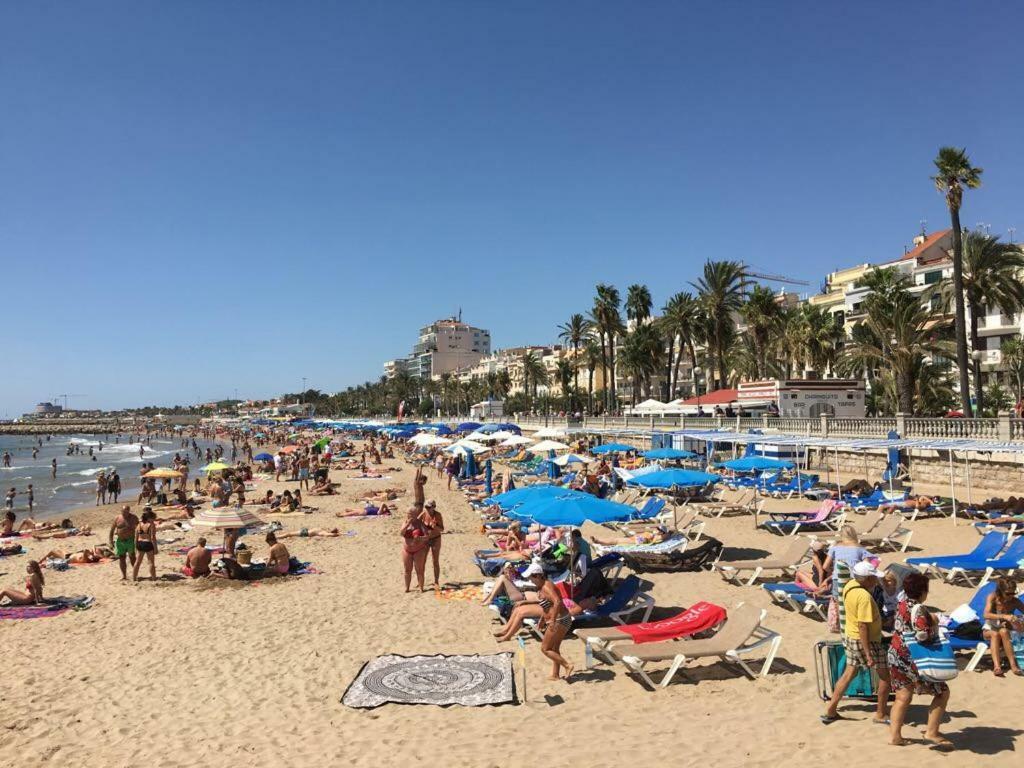 Sunny Flat In Sitges 30 Seconds To Beach, Balcony & Sea Views! المظهر الخارجي الصورة