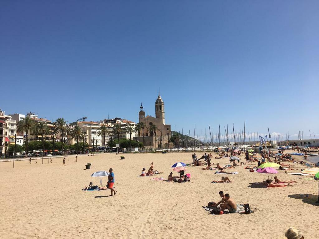 Sunny Flat In Sitges 30 Seconds To Beach, Balcony & Sea Views! المظهر الخارجي الصورة