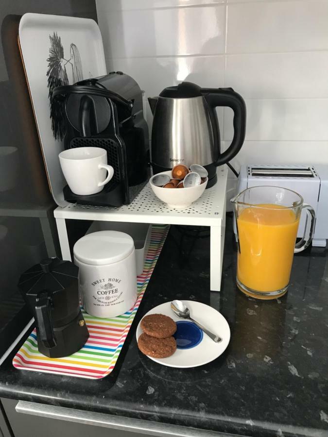 Sunny Flat In Sitges 30 Seconds To Beach, Balcony & Sea Views! المظهر الخارجي الصورة